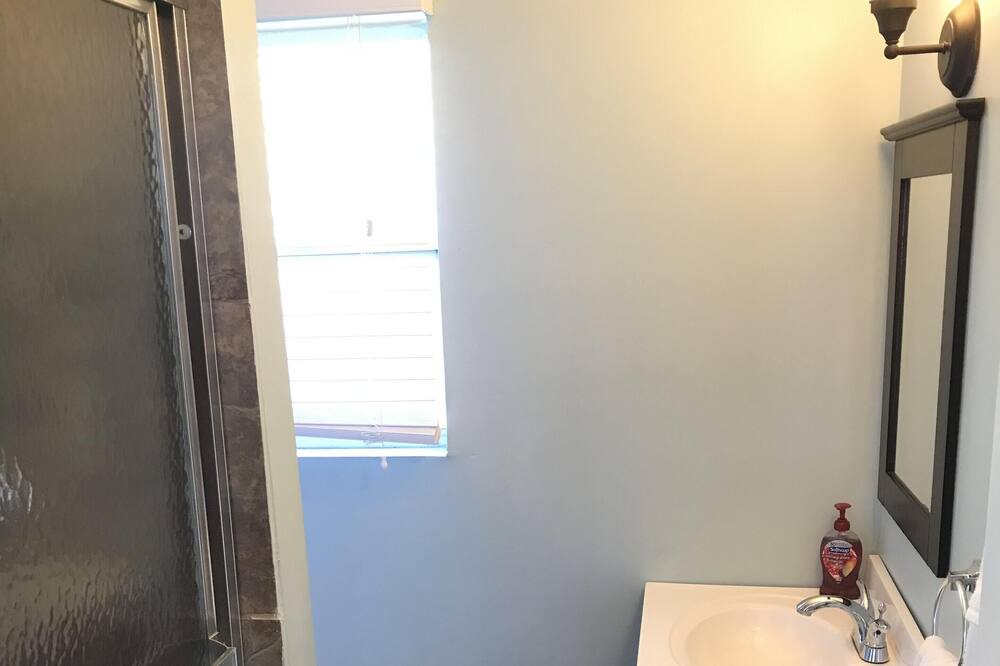 Photo of Bathroom in Altadena
