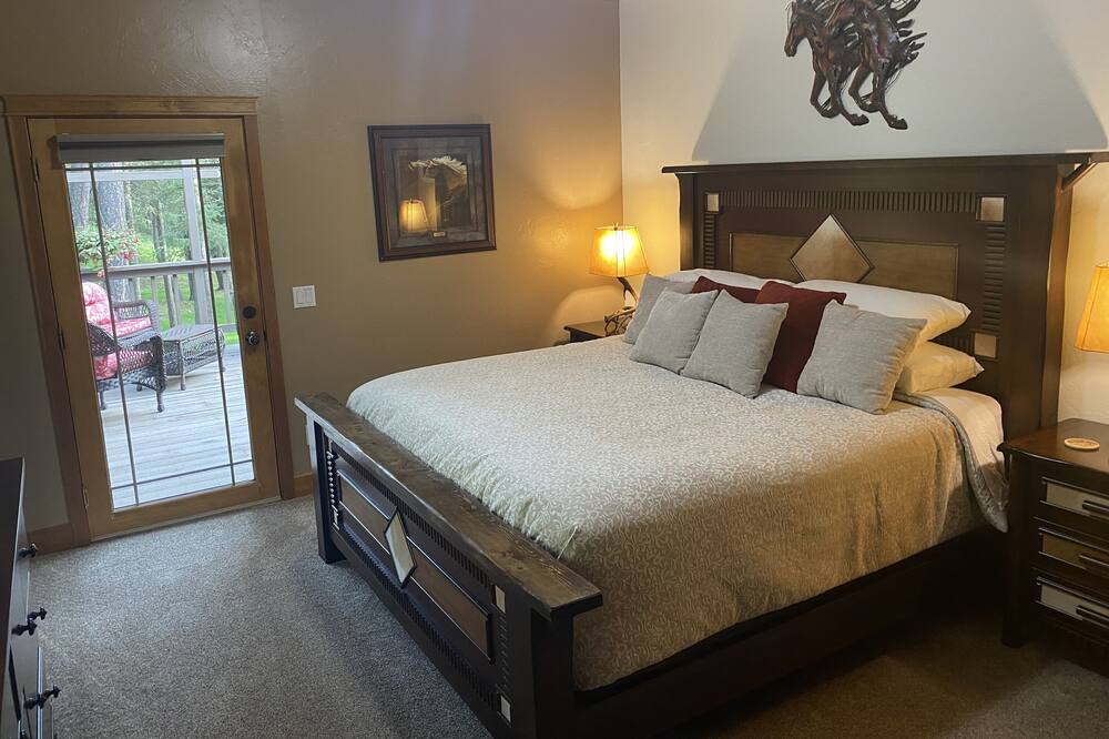 Photo of Bedroom in Lakeside