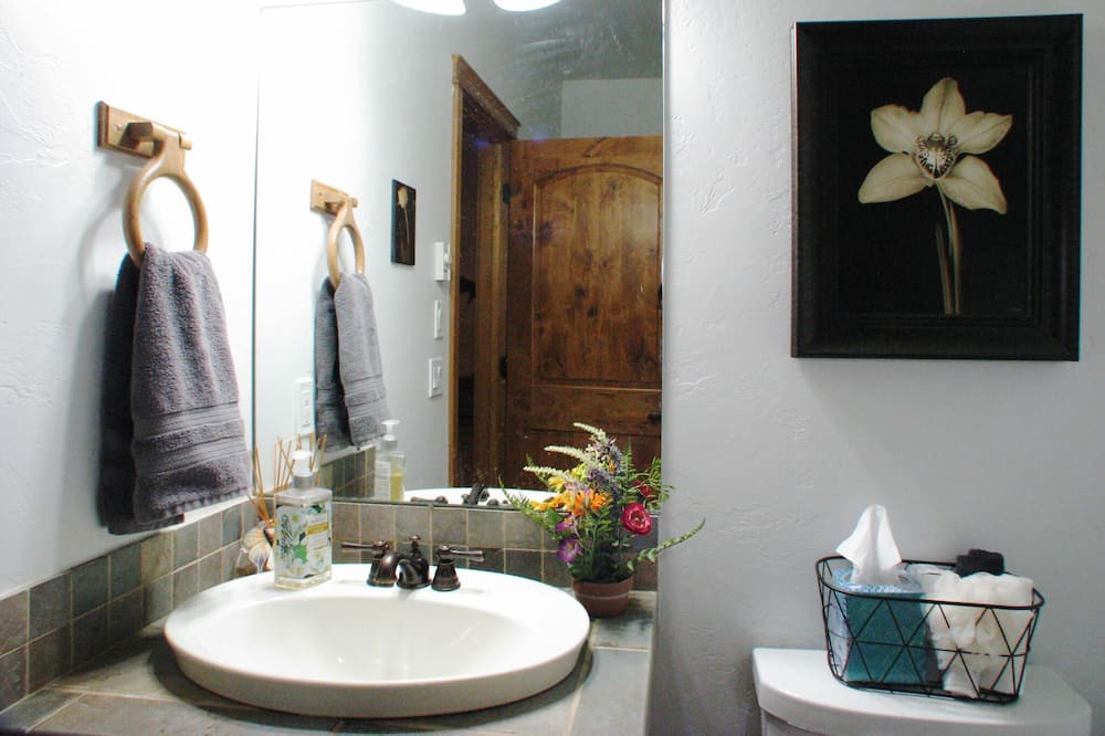 Photo of Bedroom in Lakeside
