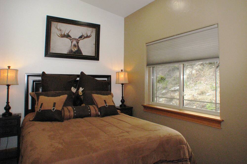 Photo of Bedroom in Lakeside