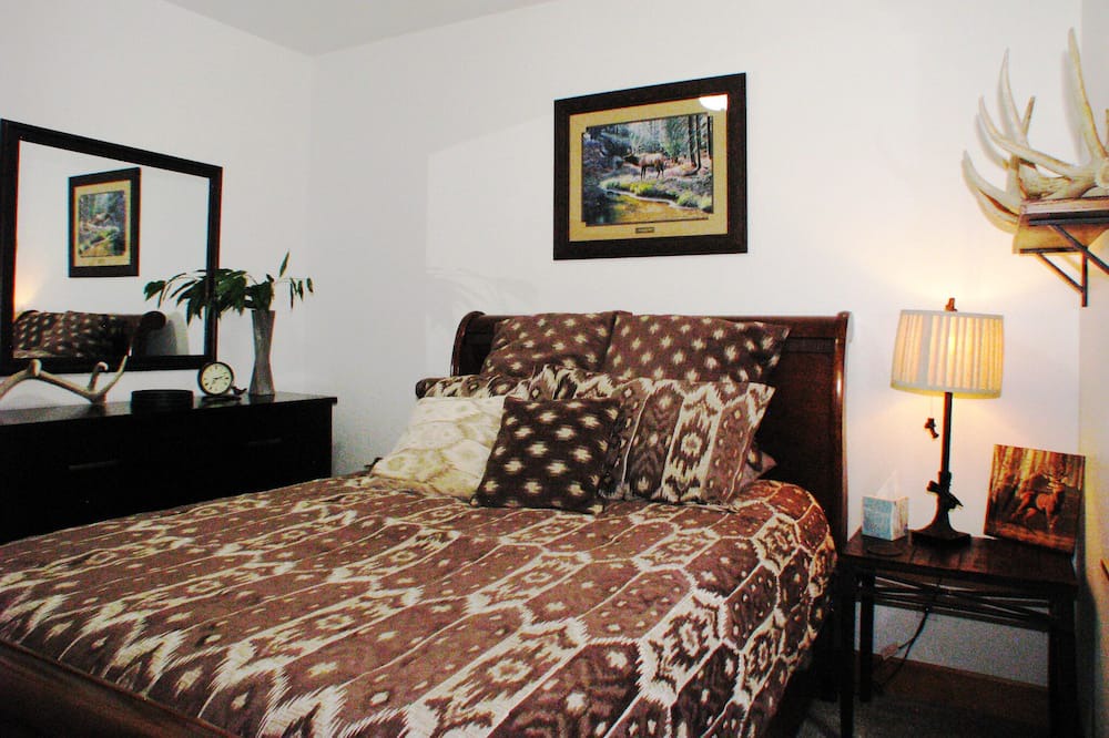 Photo of Bedroom in Lakeside