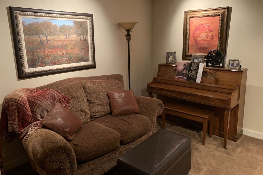 Photo of Livingroom in Post Falls