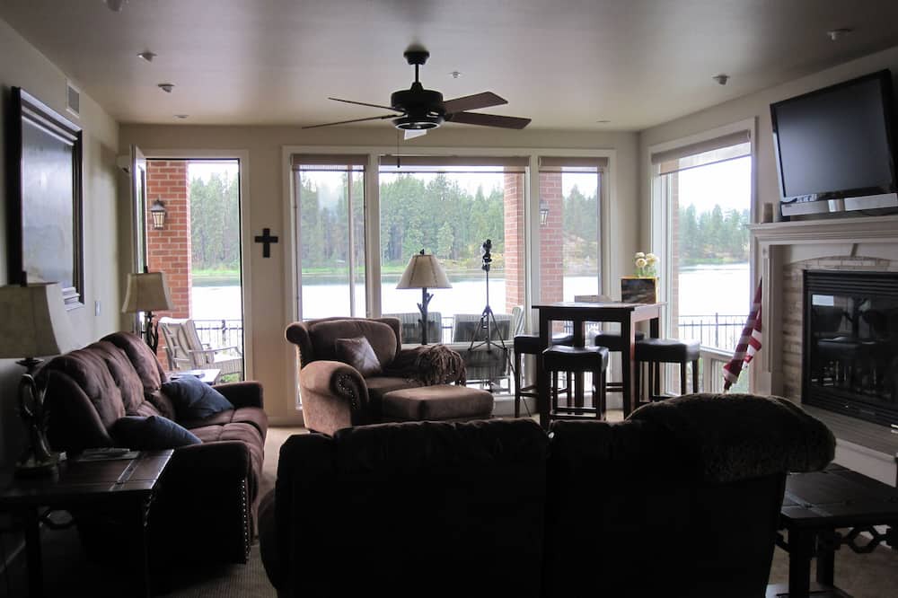 Photo of Livingroom in Post Falls