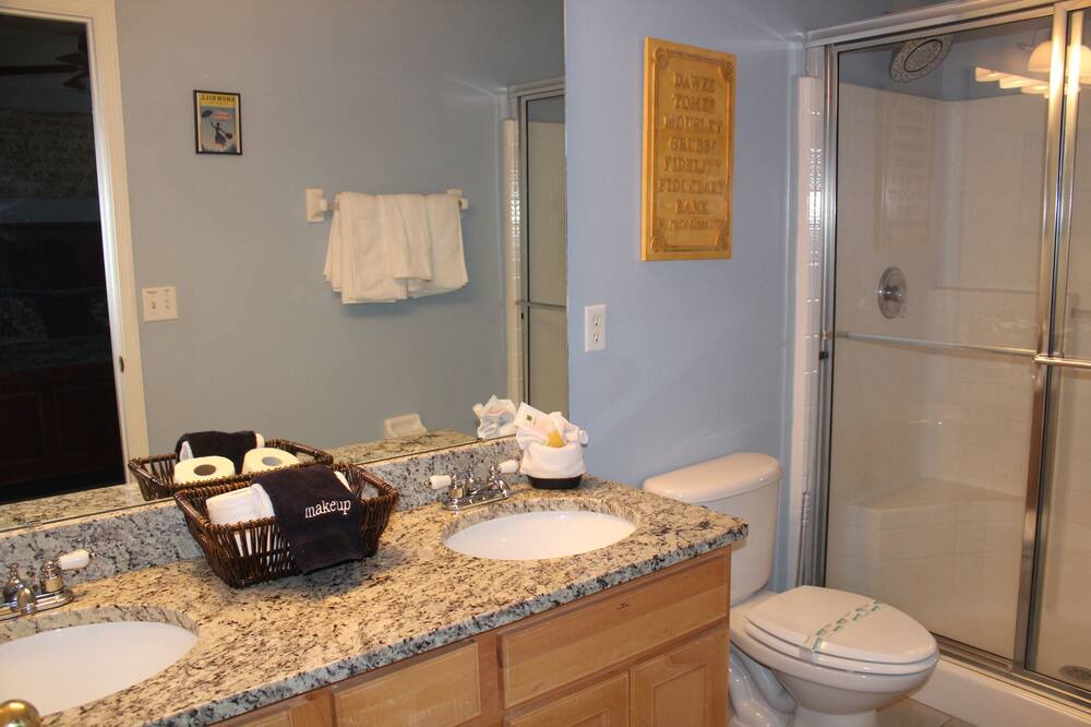 Photo of Bathroom in Sandy Ridge