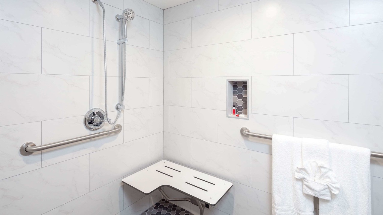 Photo of Bathroom in Harbor
