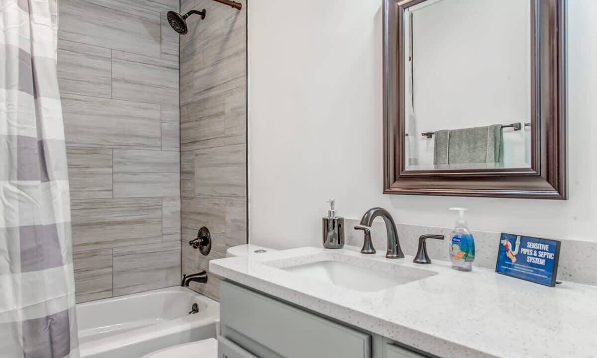 Photo of Bathroom in University District