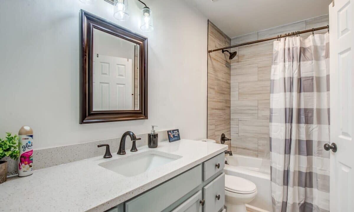 Photo of Bathroom in University District