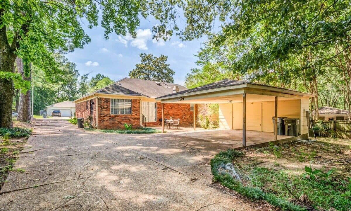 Photo of Outdoor in Hickory Hill