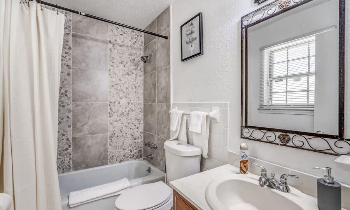 Photo of Bathroom in Hickory Hill