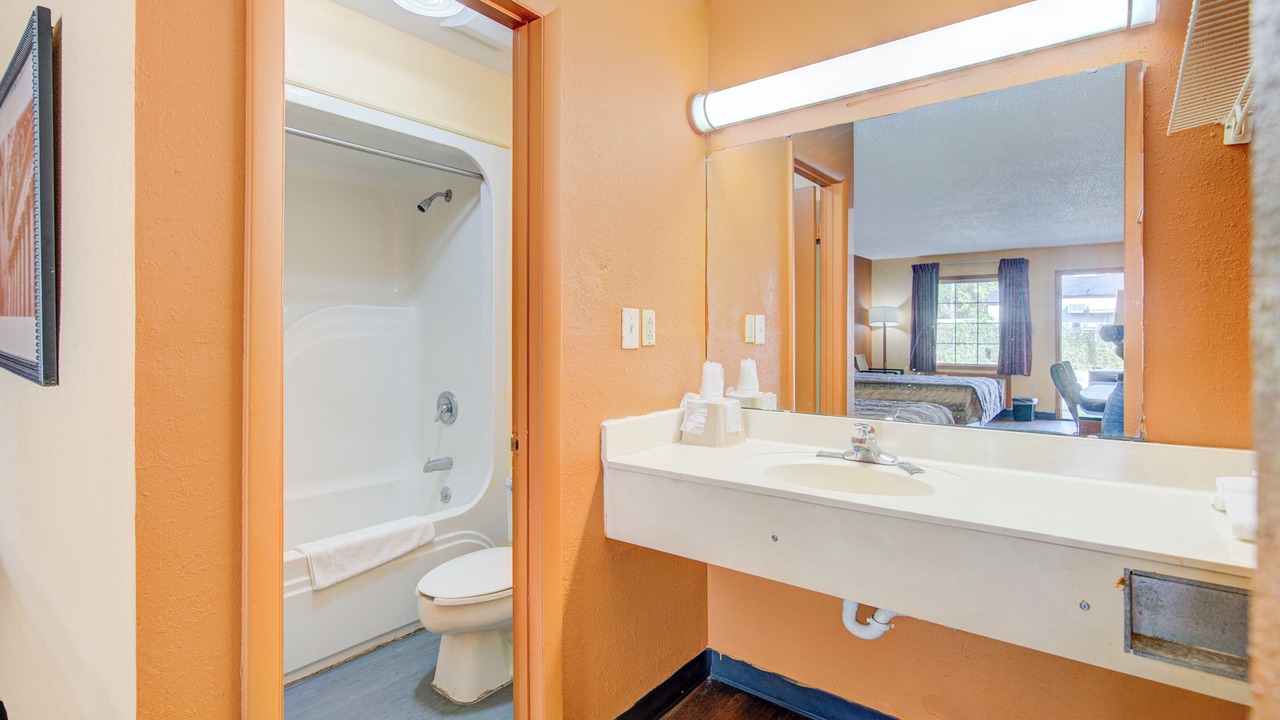 Photo of Bathroom in Kingstree
