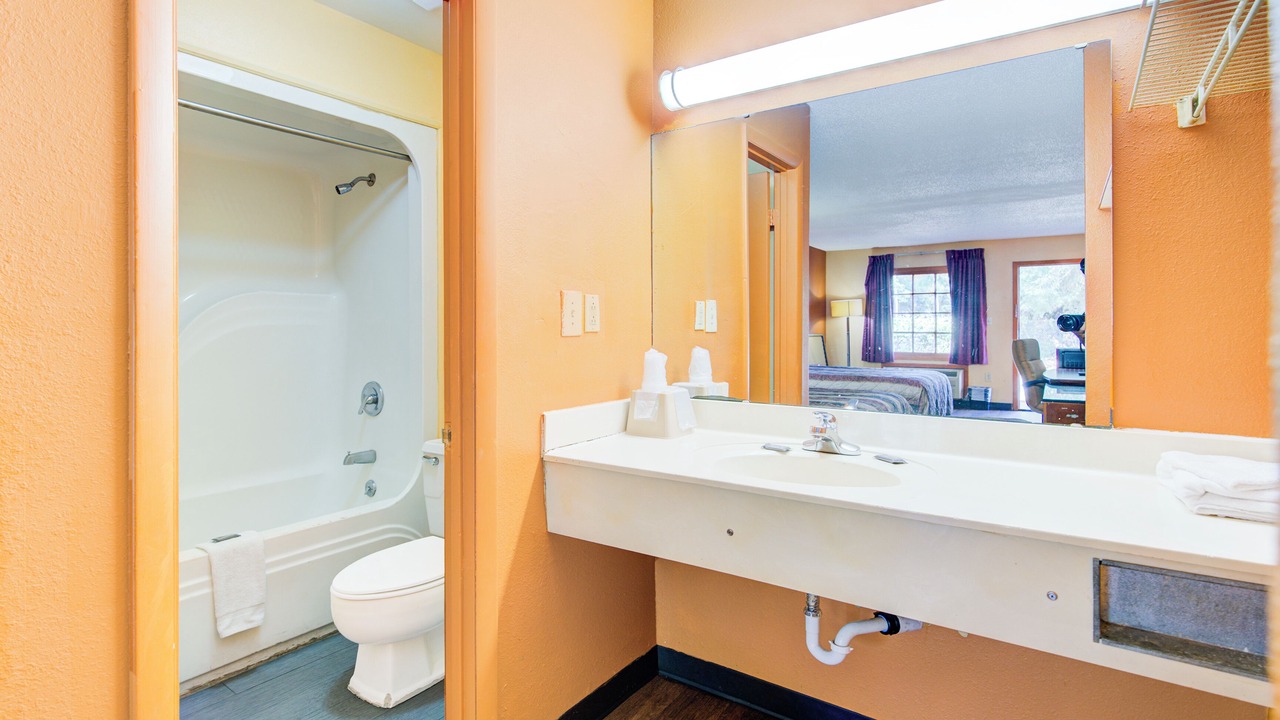 Photo of Bathroom in Kingstree