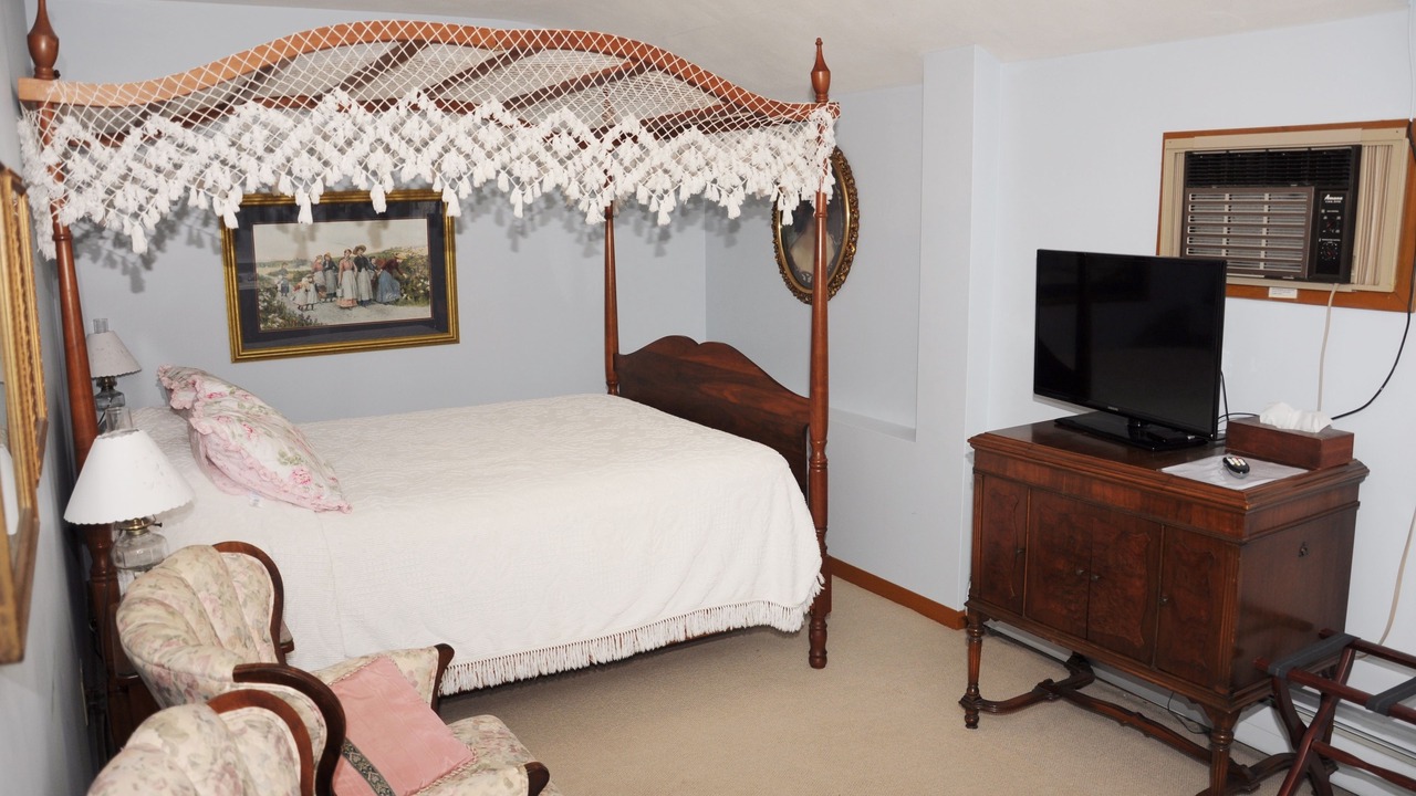 Photo of Bedroom in Homestead