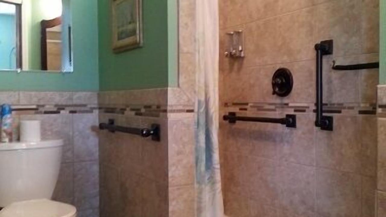 Photo of Bathroom in Homestead