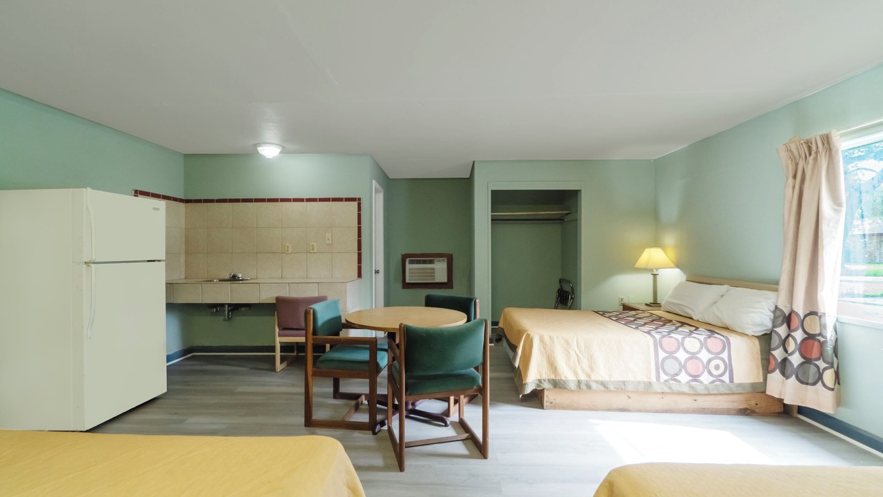 Photo of Bedroom in Clute
