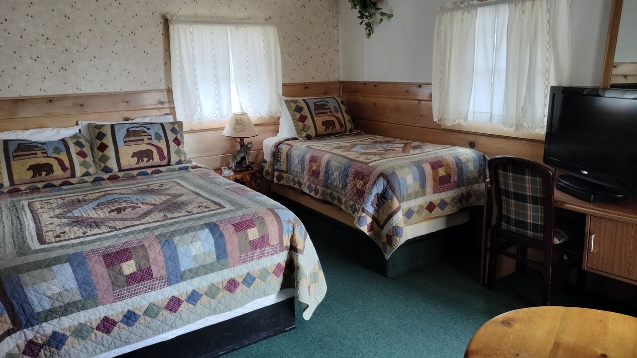 Photo of Bedroom in West Yellowstone
