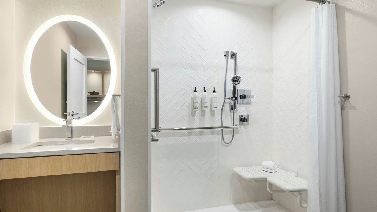 Photo of Bathroom in FM 1960
