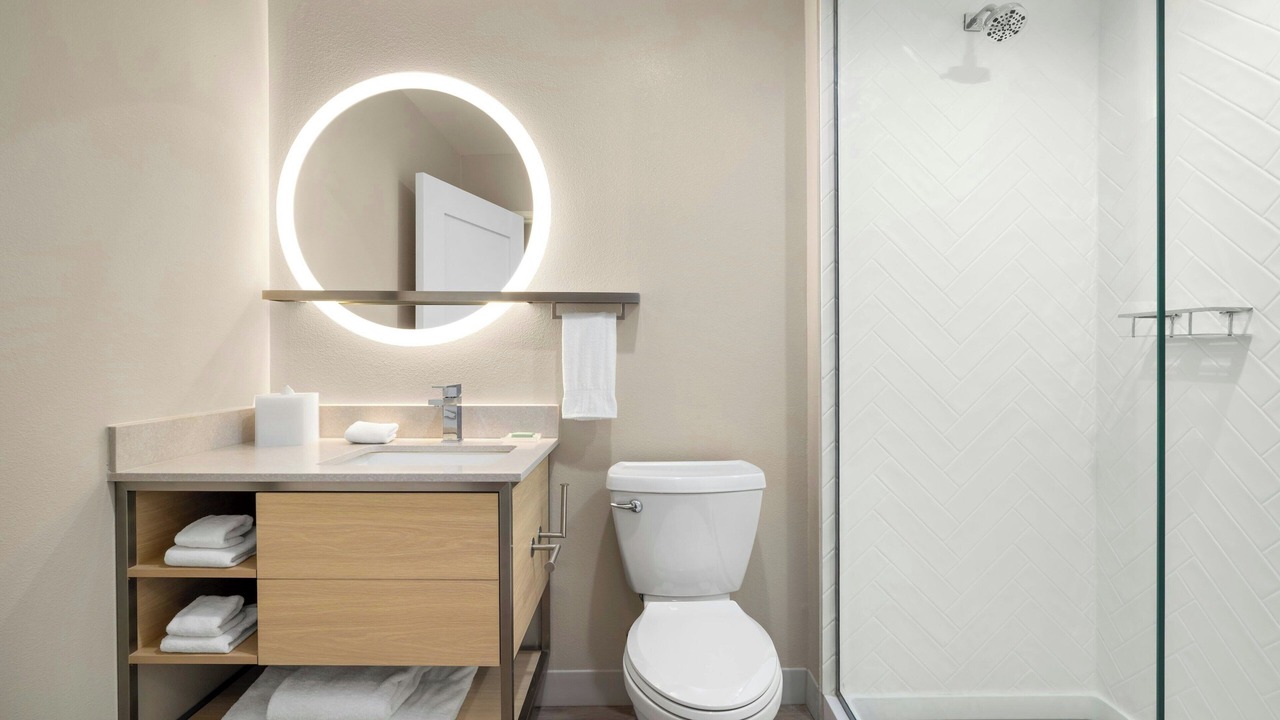 Photo of Bathroom in FM 1960