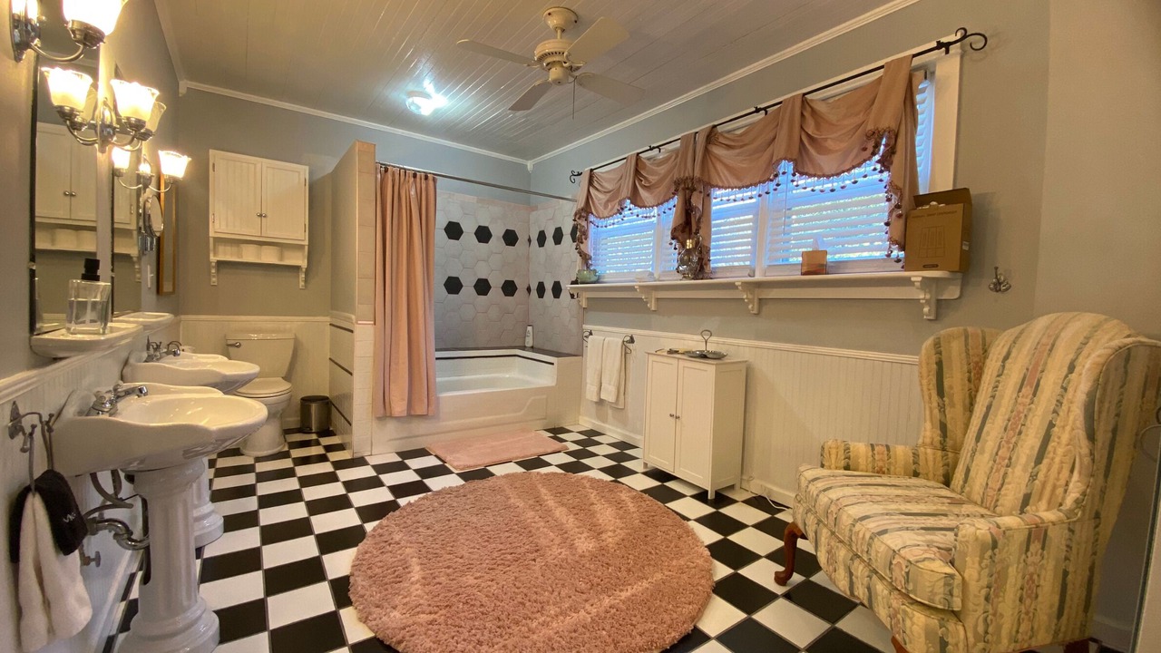 Photo of Bathroom in Clayton