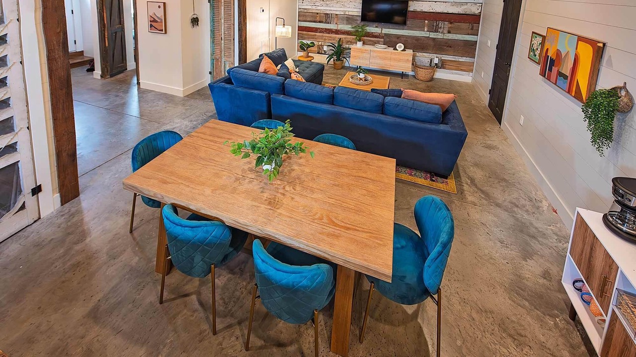 Photo of Livingroom in Lookout Valley Neighborhood Association