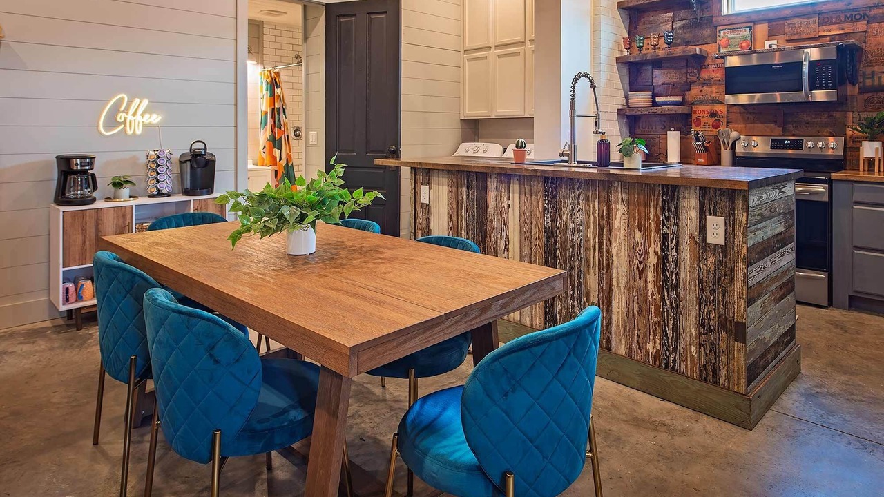 Photo of Livingroom in Lookout Valley Neighborhood Association