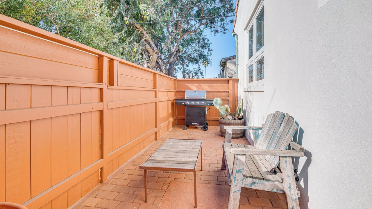 Photo of Patio Balcony in Fairfax District