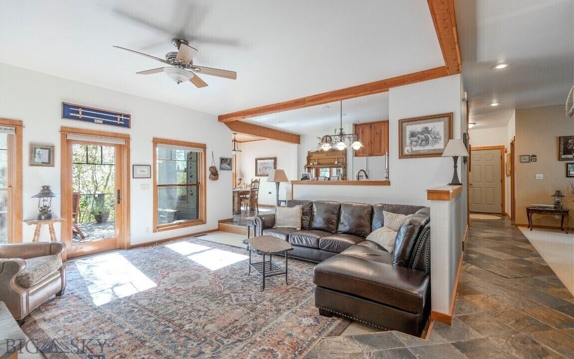 Photo of Livingroom in Jefferson County