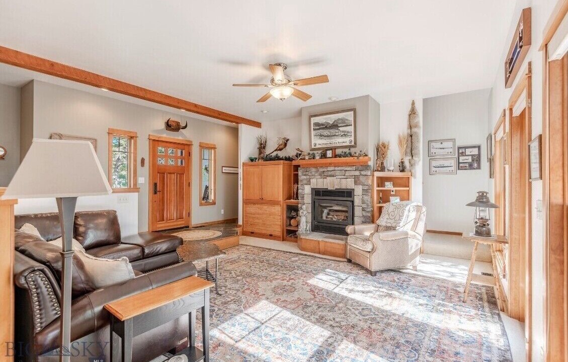 Photo of Livingroom in Jefferson County