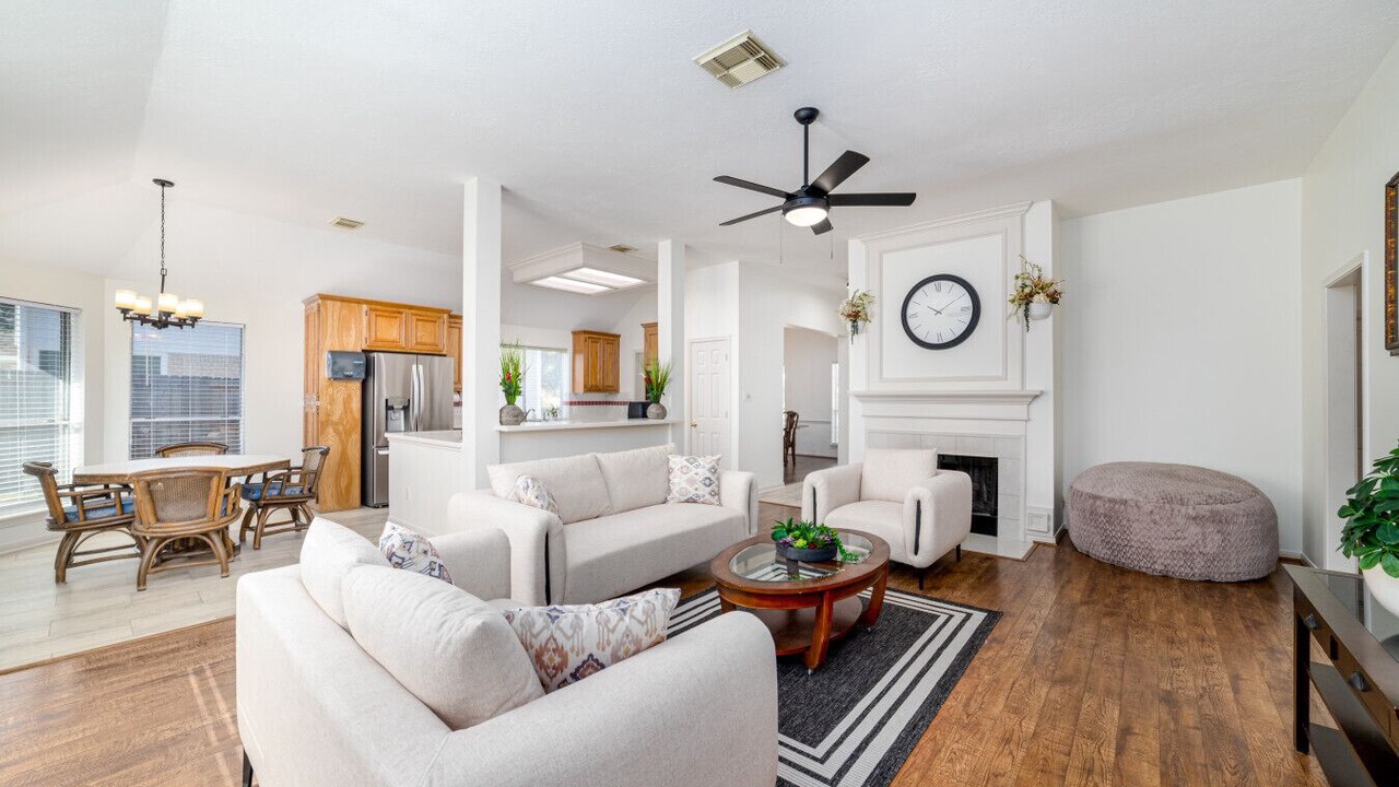 Photo of Livingroom in George Bush Park/Eldridge
