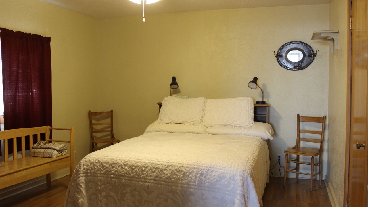 Photo of Bedroom in White Sulphur Springs
