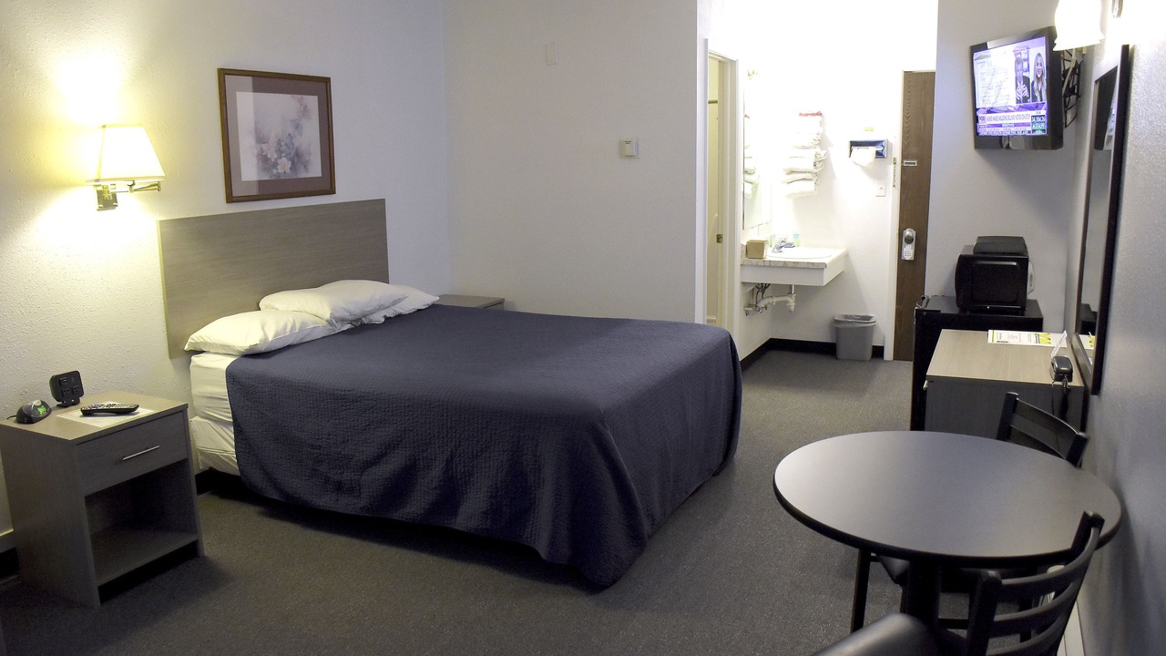 Photo of Bedroom in Glendive