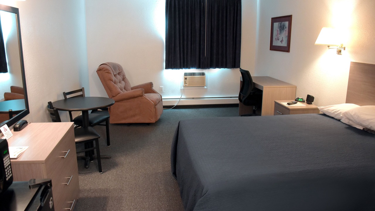Photo of Bedroom in Glendive