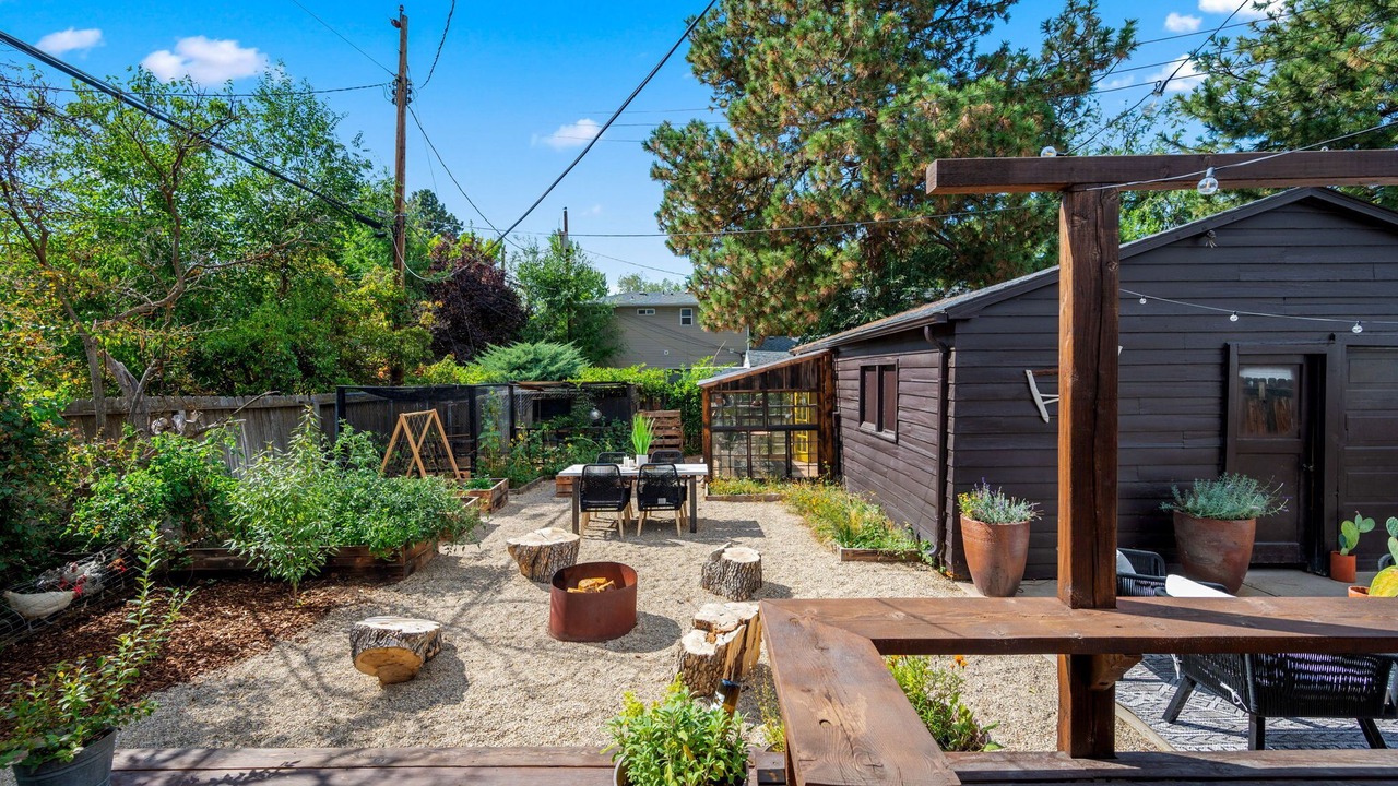 Photo of Outdoor in Depot Bench