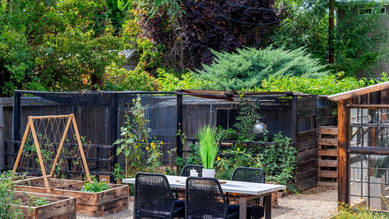 Photo of Outdoor in Depot Bench