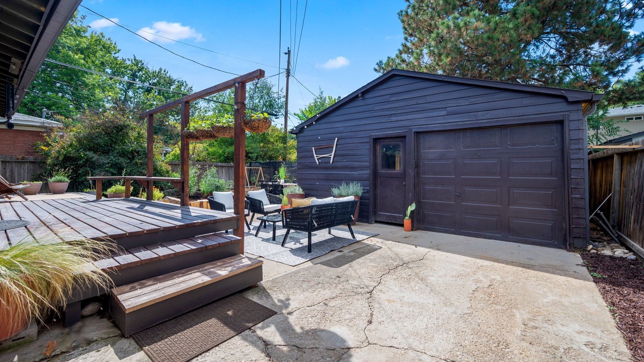 Photo of Patio Balcony in Depot Bench