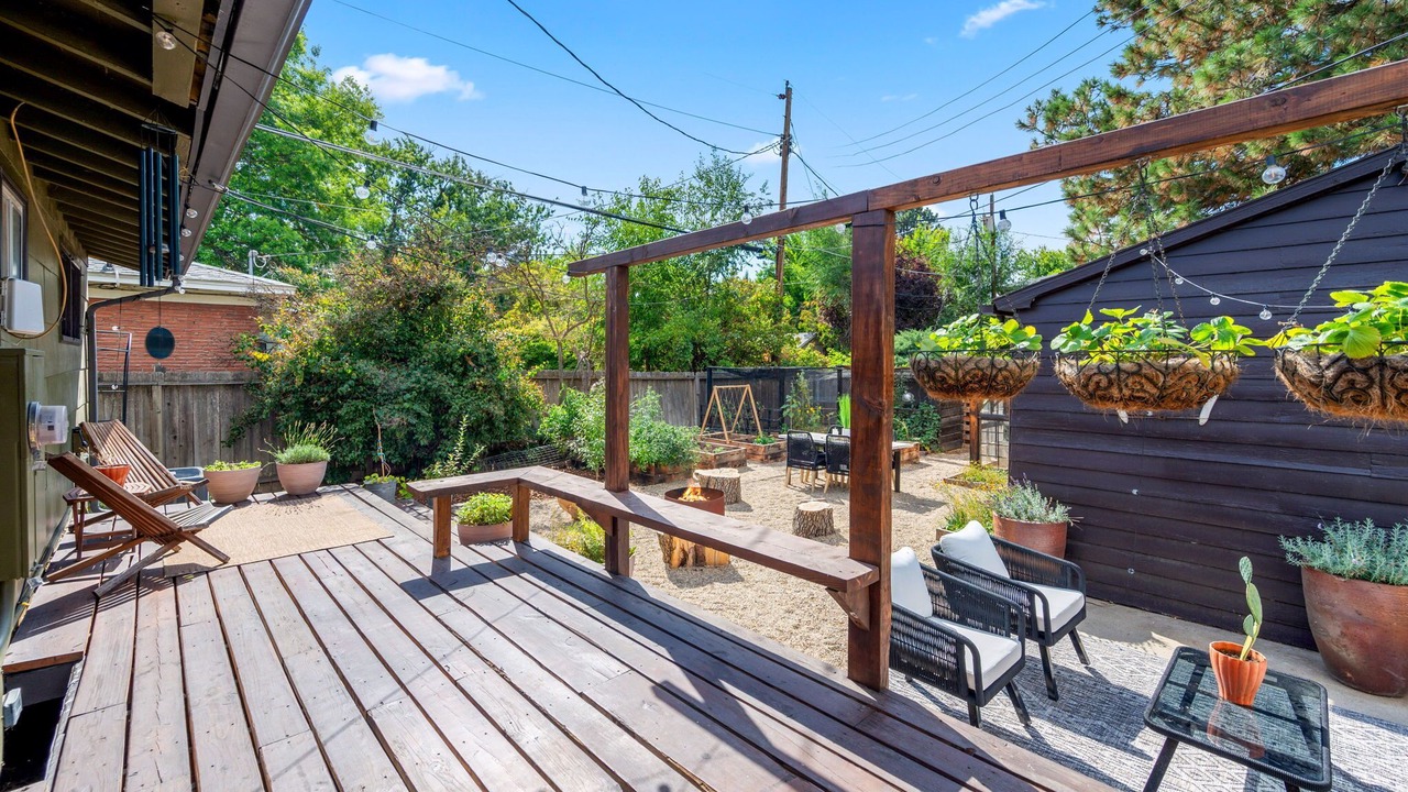 Photo of Patio Balcony in Depot Bench