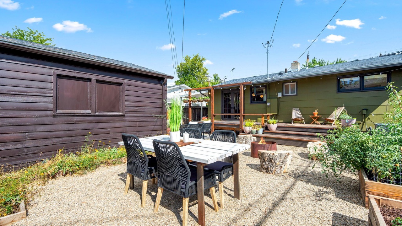 Photo of Outdoor in Depot Bench