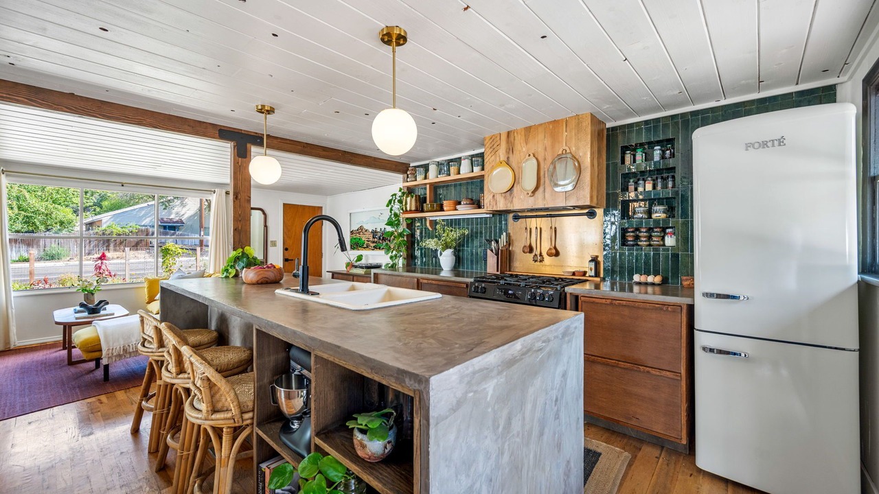 Photo of Kitchen in Depot Bench