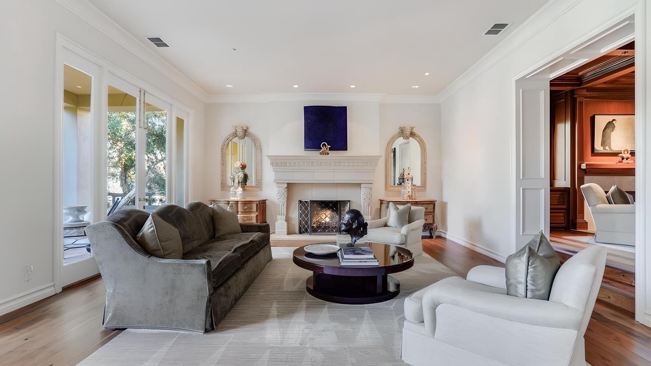 Photo of Livingroom in Fairbanks Ranch