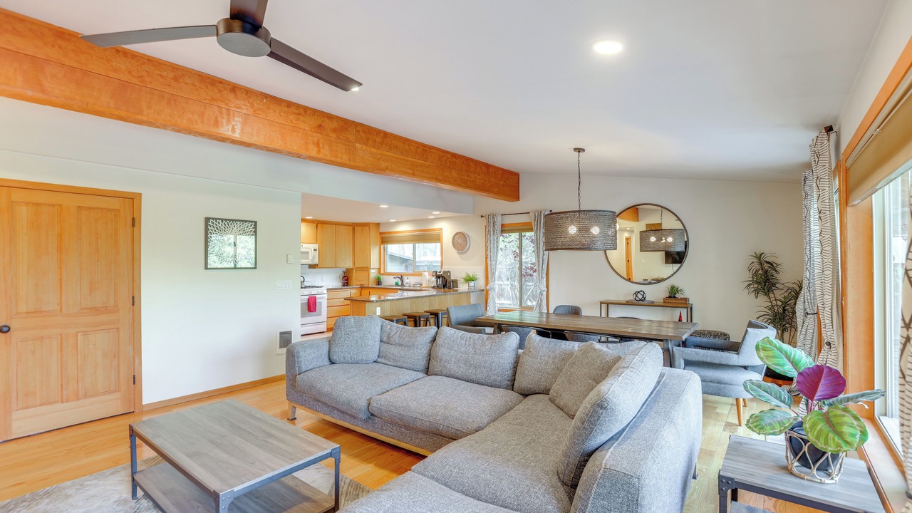 Photo of Livingroom in Deschutes River Woods