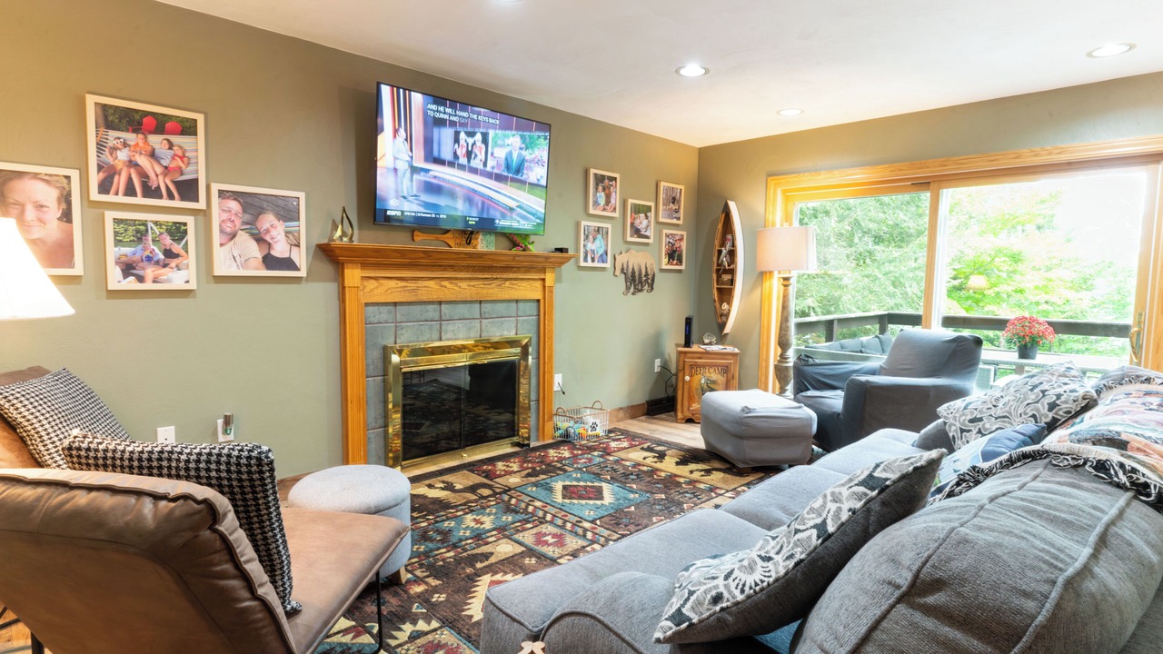 Photo of Livingroom in Treasure Lake