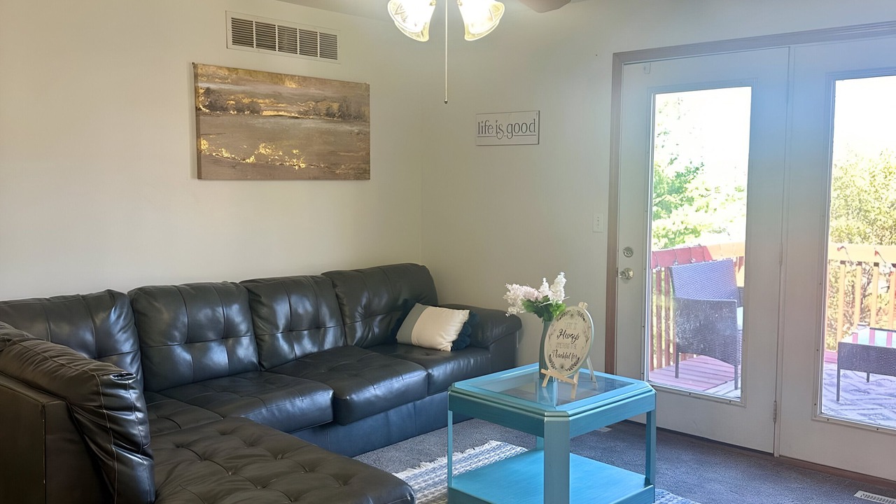 Photo of Livingroom in Coralville