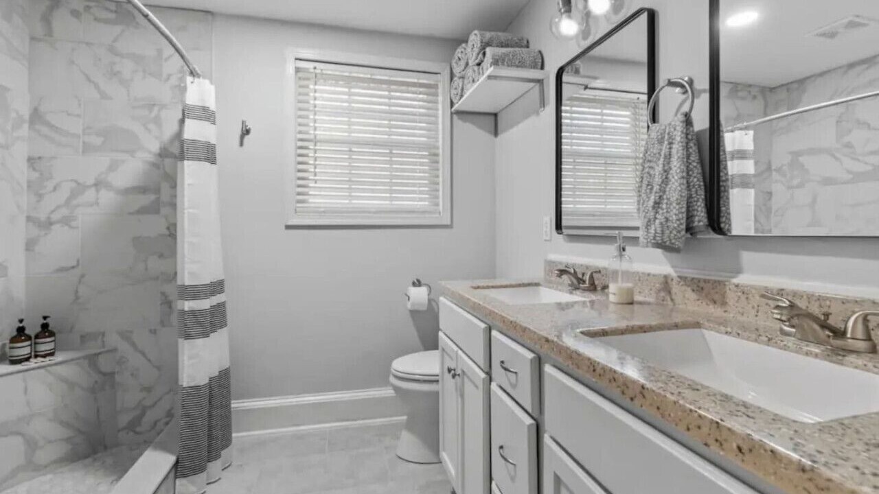 Photo of Bathroom in Rosewood