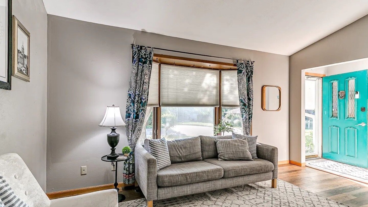 Photo of Livingroom in Ames