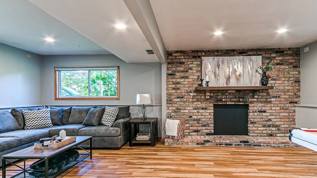 Photo of Livingroom in Ames