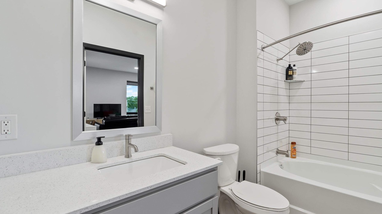 Photo of Bathroom in Lockerbie Square