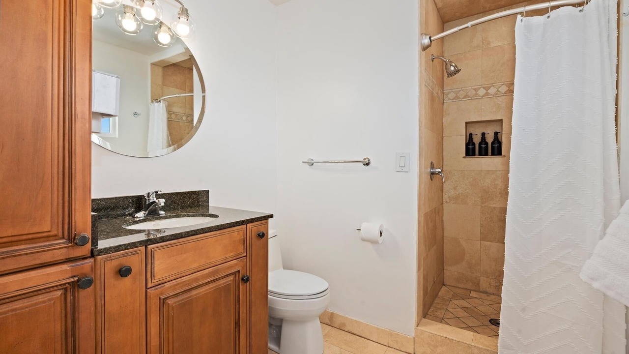Photo of Bathroom in Loma Portal