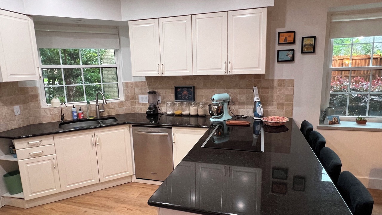 Photo of Kitchen in George Bush Park/Eldridge