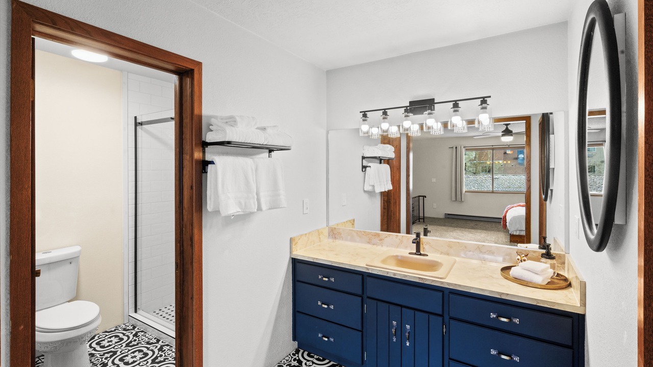 Photo of Bathroom in West Yellowstone
