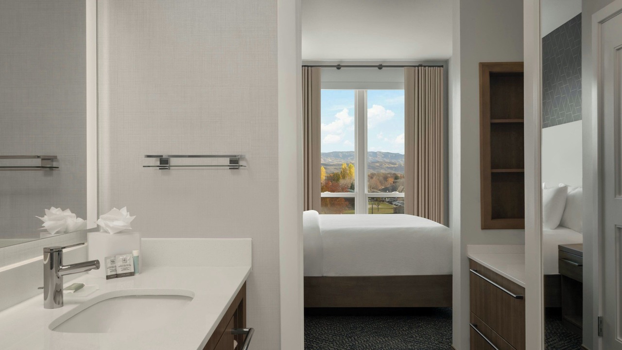 Photo of Bedroom in Eagle