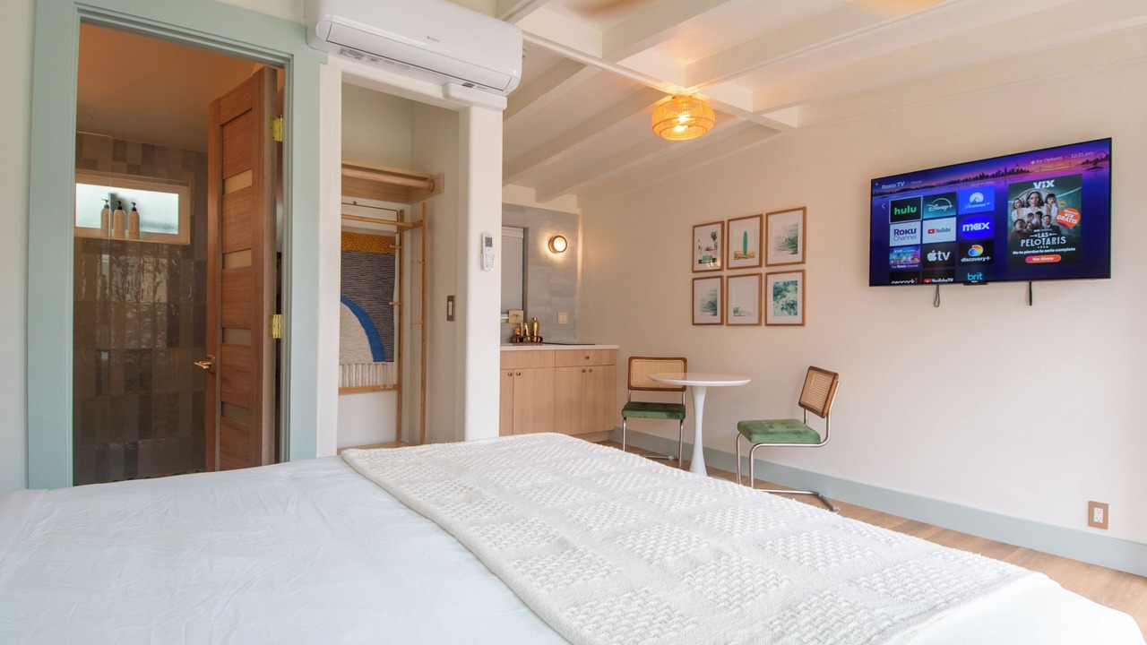 Photo of Bedroom in Mission Beach